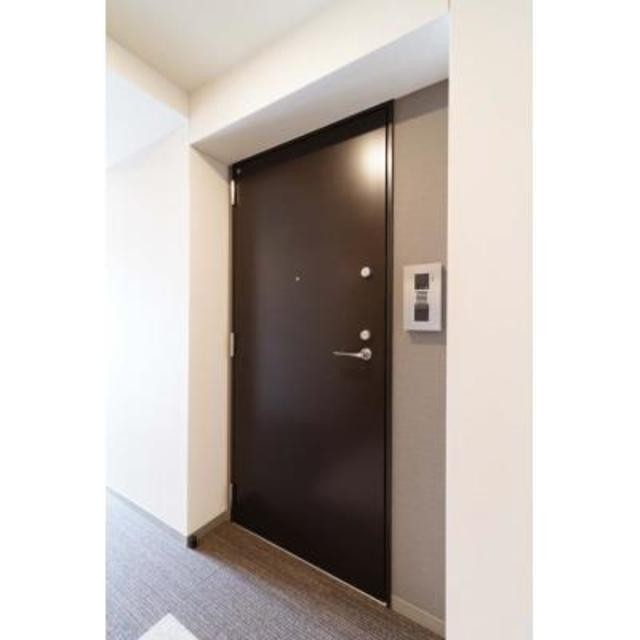 ※写真は同タイプ住戸です。(玄関)