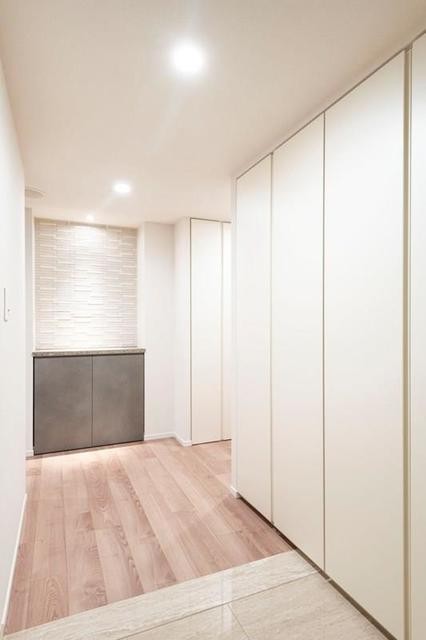 ※写真は同タイプ住戸です。(玄関)