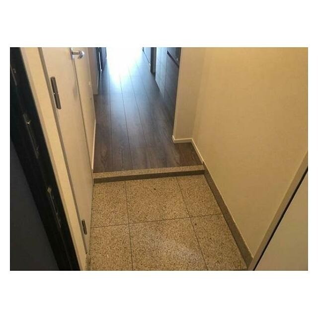 ※同仕様写真含む(玄関)