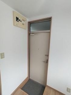 (玄関)