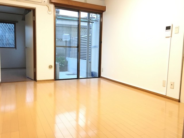(居間)