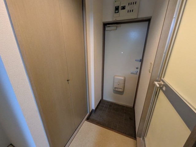(玄関)