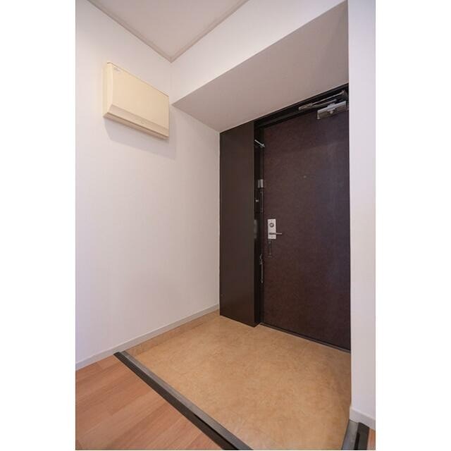 ※同仕様写真含む(玄関)
