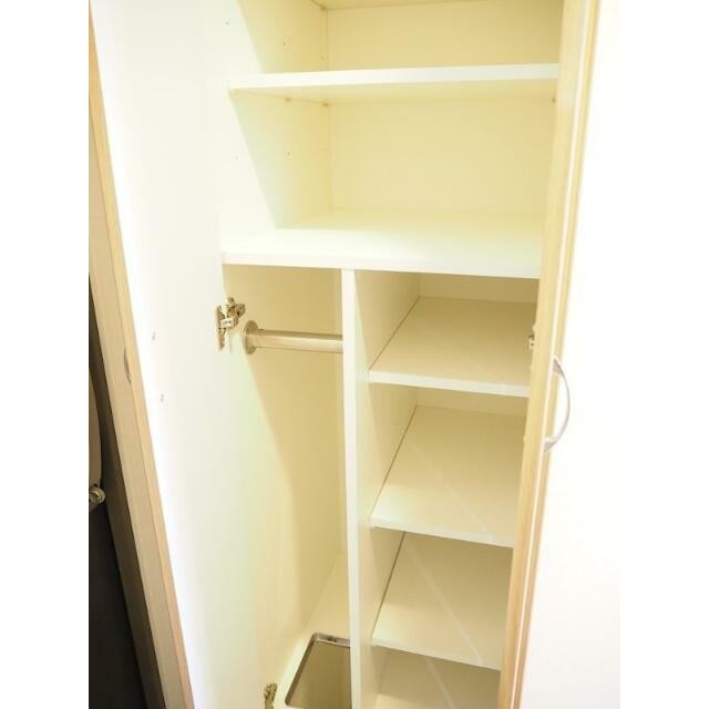 下足入(内装)