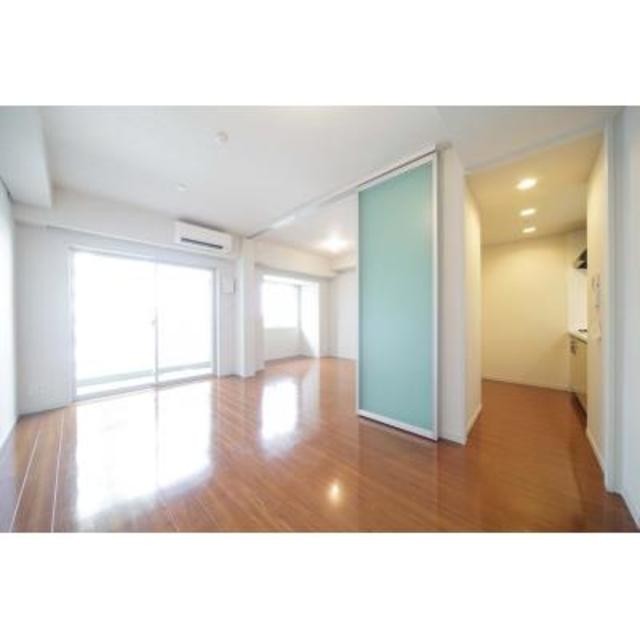 ※写真は同タイプ住戸です。(居間)