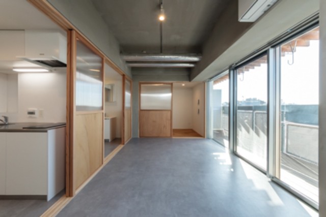 ※写真は同タイプ住戸です。(居間)