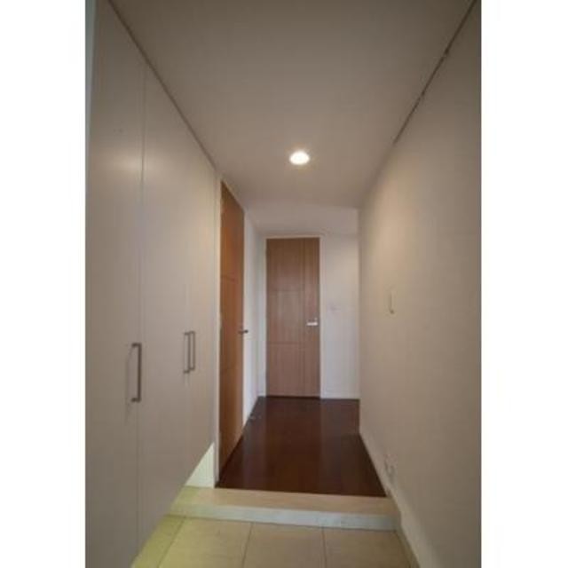 ※写真は同タイプ住戸です。(玄関)