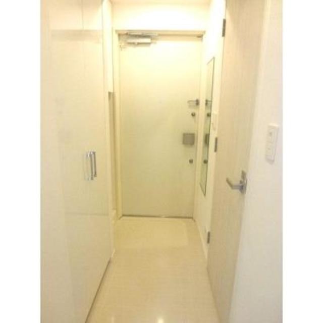 ※写真は同タイプ住戸です。(玄関)