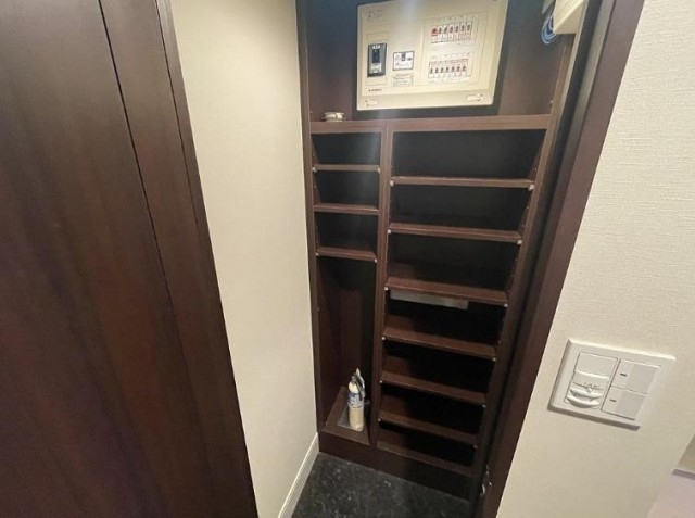 (玄関)