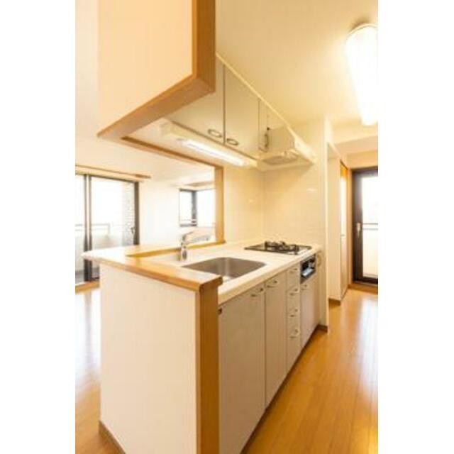 ※写真は同タイプ住戸です。(キッチン)