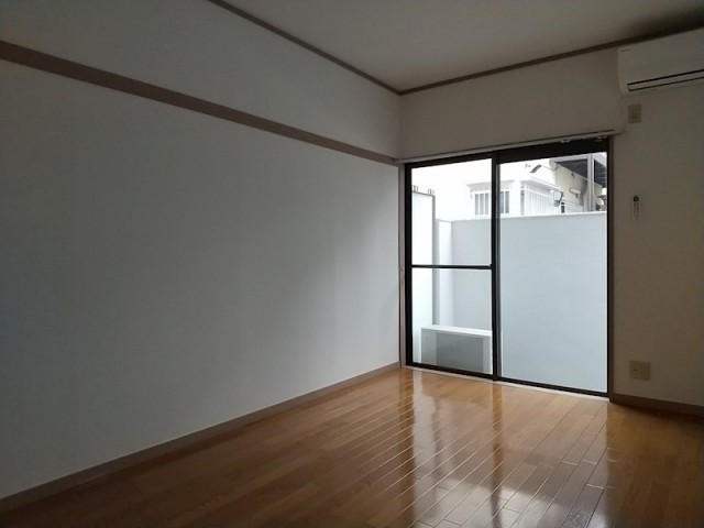 (居間)
