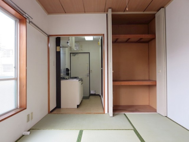 (居間)