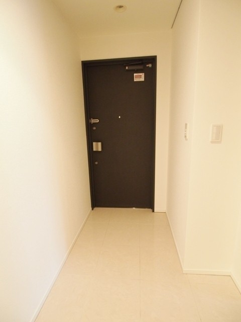 ※写真は同タイプ住戸です。(玄関)