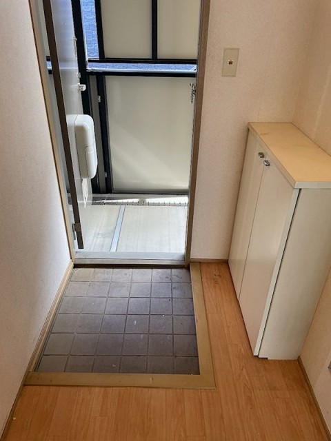 (玄関)