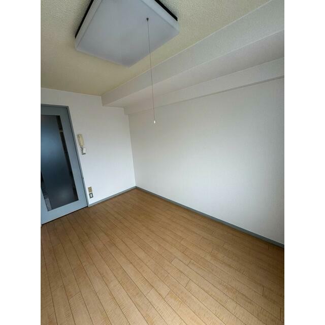 同マンションの別部屋です