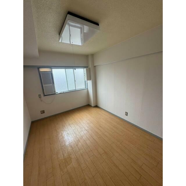 同マンションの別部屋です(居間)