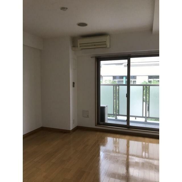 (居間)