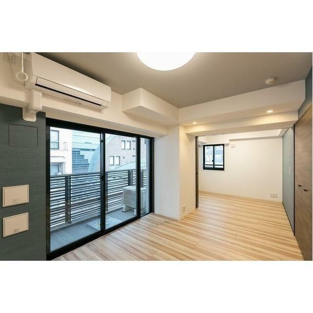 (居間)