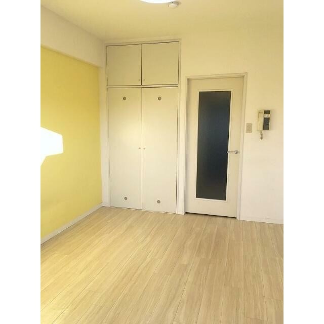 (居間)