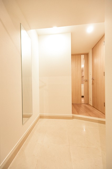 ※写真は同タイプ住戸です。(玄関)