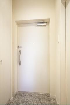 ※写真は同タイプ住戸です。(玄関)