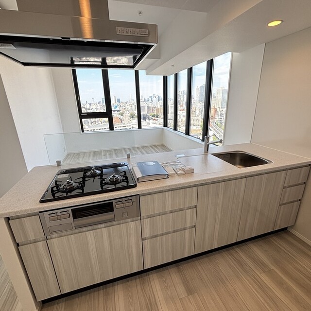※写真は同タイプ住戸です。(キッチン)