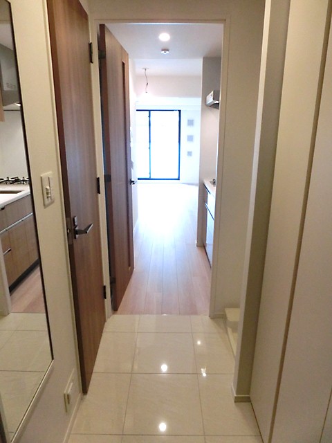 ※写真は同タイプ住戸です。(玄関)