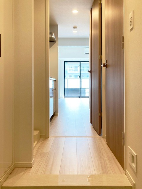 ※写真は同タイプ住戸です。(玄関)