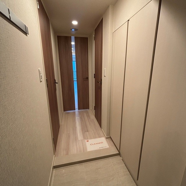 ※写真は同タイプ住戸です。(玄関)