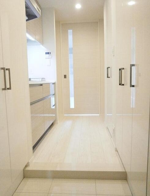 ※写真は同タイプ住戸です。(玄関)