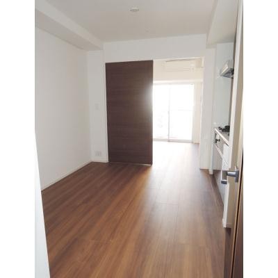 ※写真は同タイプ住戸です。(居間)