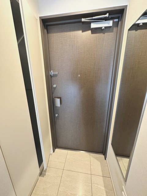 ※写真は同タイプ住戸です。(玄関)