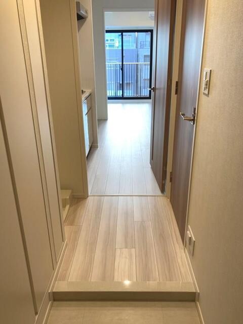 ※写真は同タイプ住戸です。(玄関)