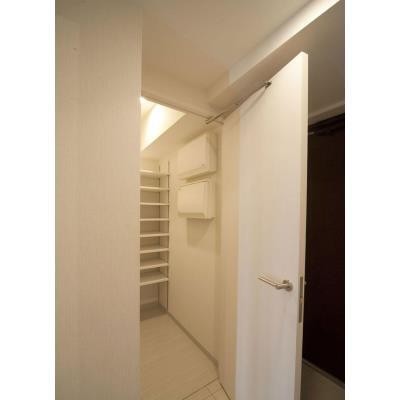 ※写真は同タイプ住戸です。(玄関)