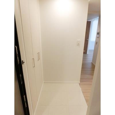 ※写真は同タイプ住戸です。(玄関)