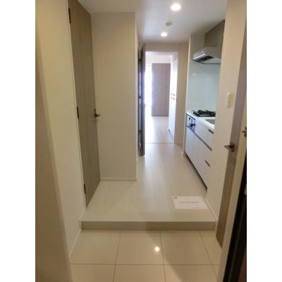 ※写真は同タイプ住戸です。(玄関)