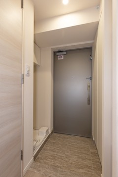 ※写真は同タイプ住戸です。(玄関)