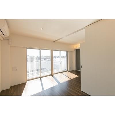 ※写真は同タイプ住戸です。(居間)