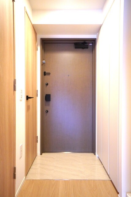※写真は同タイプ住戸です。(玄関)