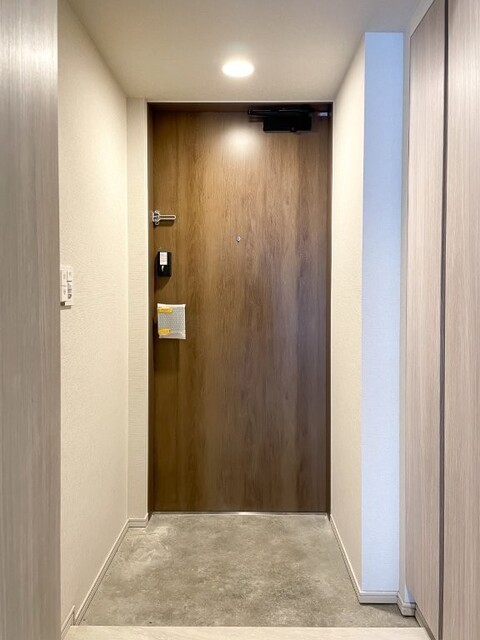 ※写真は同タイプ住戸です。(玄関)