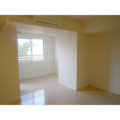※写真は同タイプ住戸です。(居間)