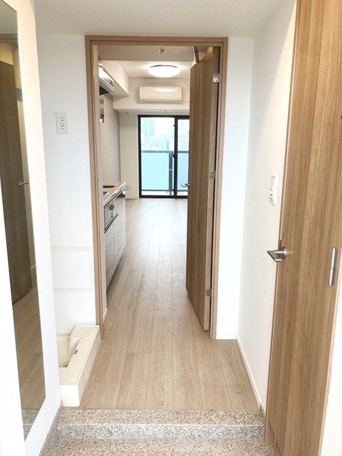 ※写真は同タイプ住戸です。(玄関)