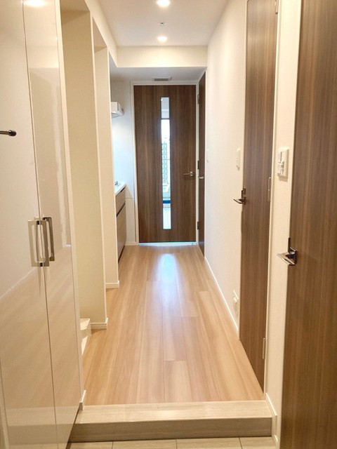 ※写真は同タイプ住戸です。(玄関)