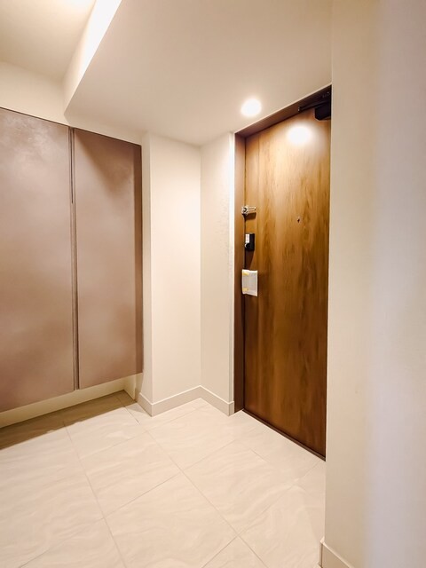 ※写真は同タイプ住戸です。(玄関)