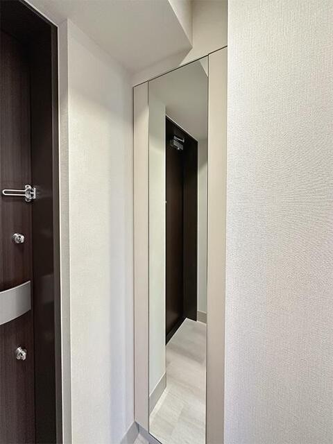 ※写真は同タイプ住戸です。(玄関)