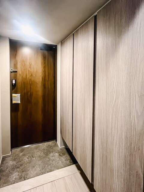 ※写真は同タイプ住戸です。(玄関)