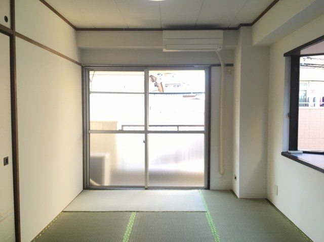 (居間)