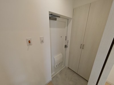 (玄関)