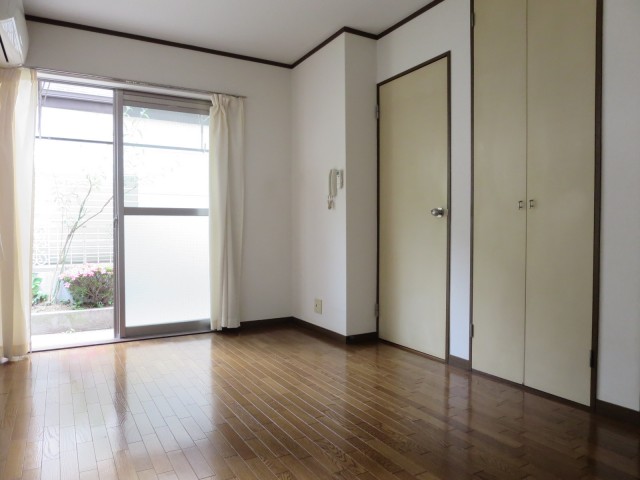 (居間)