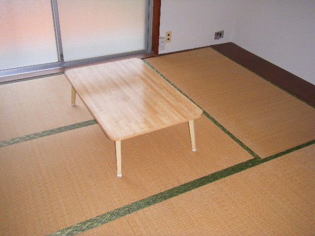 (居間)